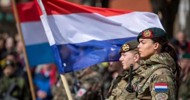 Bélgica sacrificará beneficios sociales para cumplir con la cuota de la OTAN