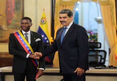 Gobierno nacional abre puertas de la Universidad de las Ciencias a estudiantes de Grenada