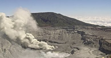 Volcán Poás suma 21 días de expulsiones de azufre y otros gases