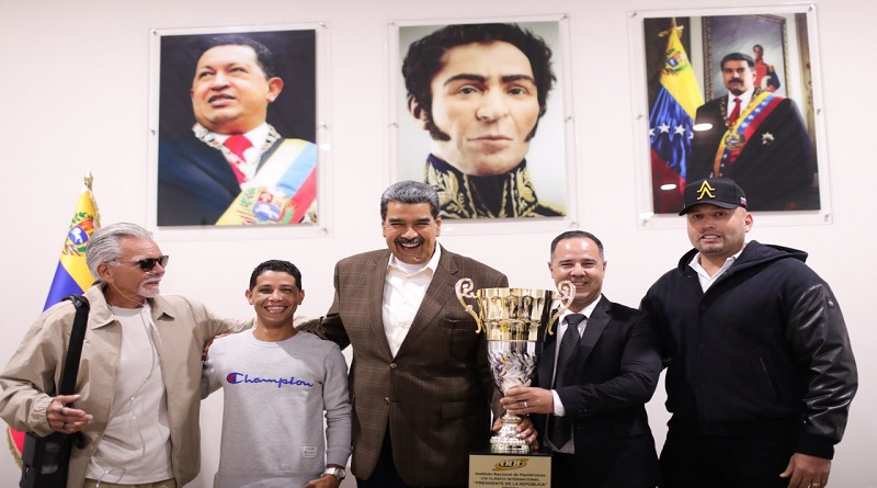 Ganadores del Clásico Internacional “Presidente de la República” visitan Miraflores