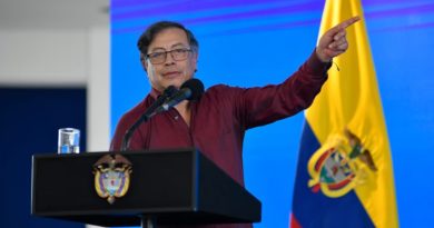 Gustavo Petro reacciona frente al reciente golpe del FMI contra Colombia