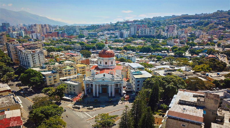 Basílica de San Pedro es remozada para recibir feligreses durante semana santa