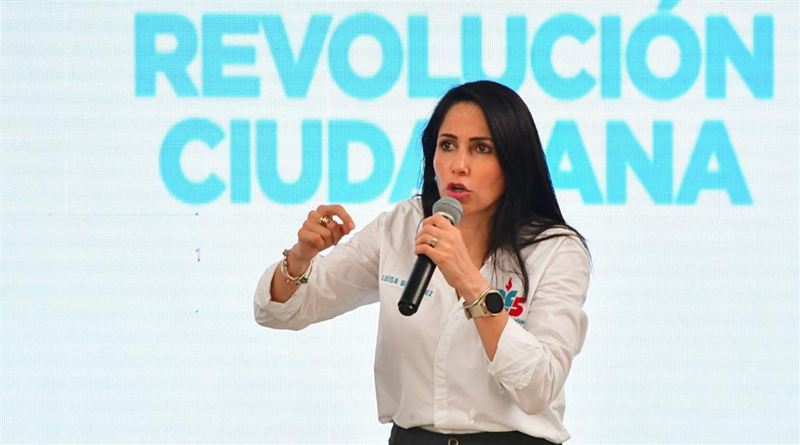 Candidata de Ecuador denuncia cambio en su equipo por órdenes de Noboa
