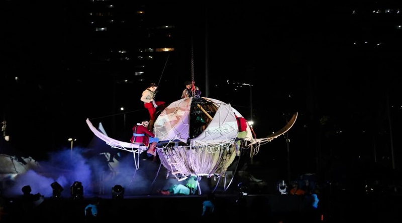 “Peter Pan” impresiona por el gran despliegue de acrobacias aéreas