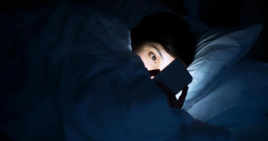 Usar pantallas en la cama antes de dormir aumenta 59% el riesgo de insomnio