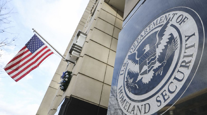 Estados Unidos ordena abandonar el país a migrantes beneficiados con Parole