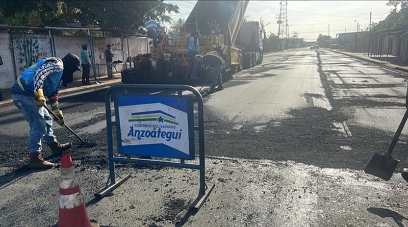 Avanza Plan Comunal de Asfaltado en Anzoátegui con más de mil toneladas colocadas
