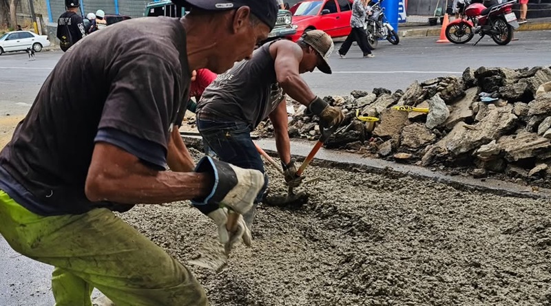 Avanzan trabajos viales en parroquias de Caracas mediante el Plan Nacional de Asfaltado