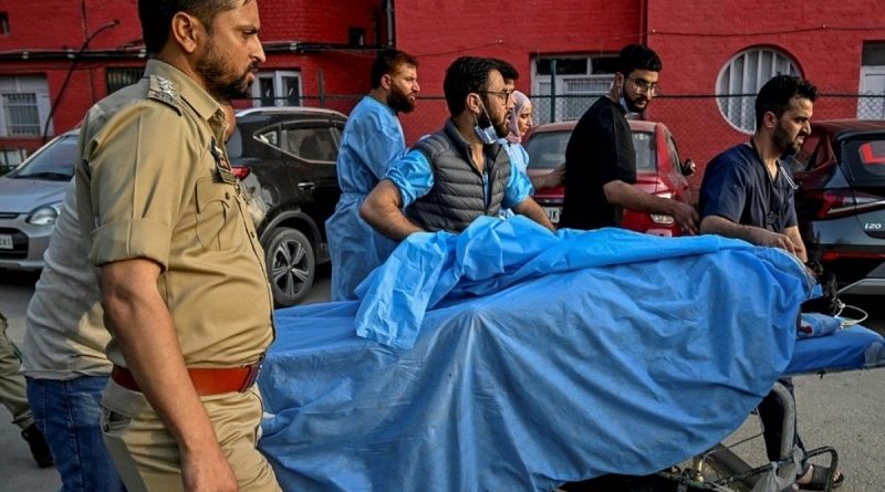 Decenas de fallecidos deja ataque contra turistas en la India