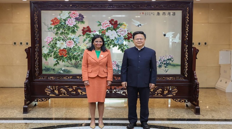 Venezuela y China revisan logros obtenidos en materia financiera y energética