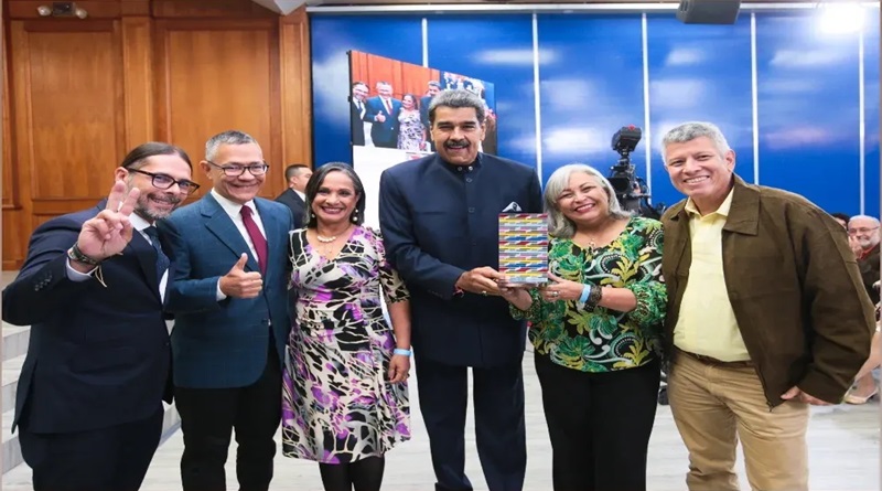 Abierta convocatoria para Premio Nacional de Periodismo Simón Bolívar 2025