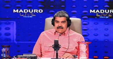campana-diferente-modelo-burgues-oligarquico