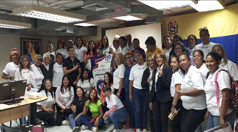 Realizan taller formativo sobre contraloría social en comunidades de Valencia