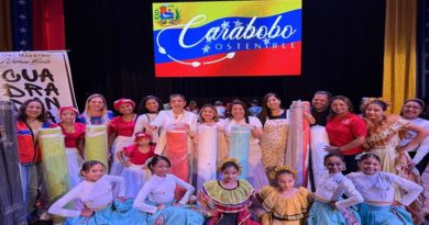 Agrupaciones dancísticas de Valencia reciben telas e insumos