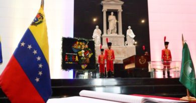 Ofrendan a Bolívar en cierre de XX Semana Mundial de África en Venezuela