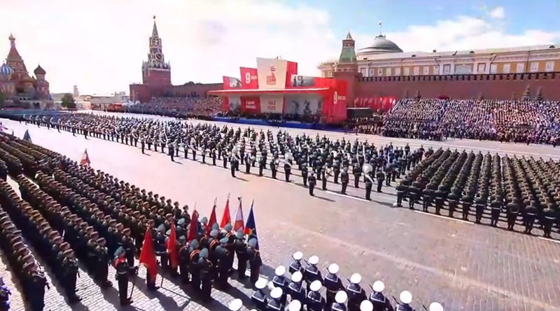 Desfile militar engalana celebración del Día de la Victoria en la Gran Guerra Patria en Rusia