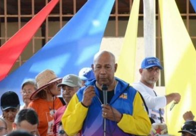 Candidato Luis Reyes lidera jornada de trabajo social en Lara