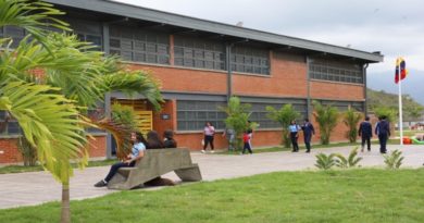Rehabilitada Unidad Educativa Nacional Bolivariana Ana María Campos en Miranda