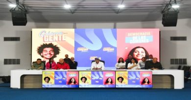 Jorge Rodríguez: Ha triunfado la paz en la jornada electoral