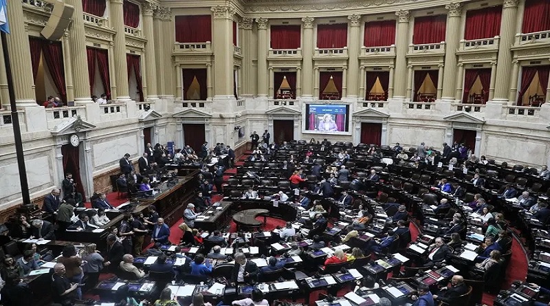 Cámara Baja de Estados Unidos aplasta intento de juicio político a Trump