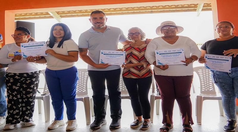 Comunas de Barcelona reciben financiamiento de proyectos de la Consulta Popular