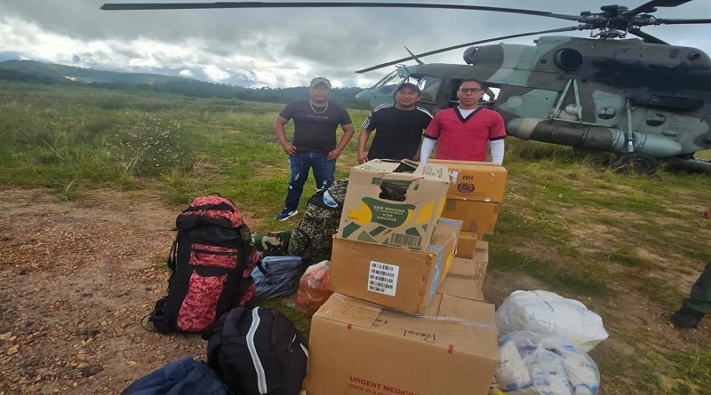 Realizan relevo aéreo de equipo médico en municipio selvático de Amazonas