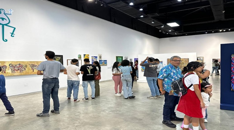 Visitantes acuden masivamente al Salón Nacional de Ilustraciones Carabobo 2025