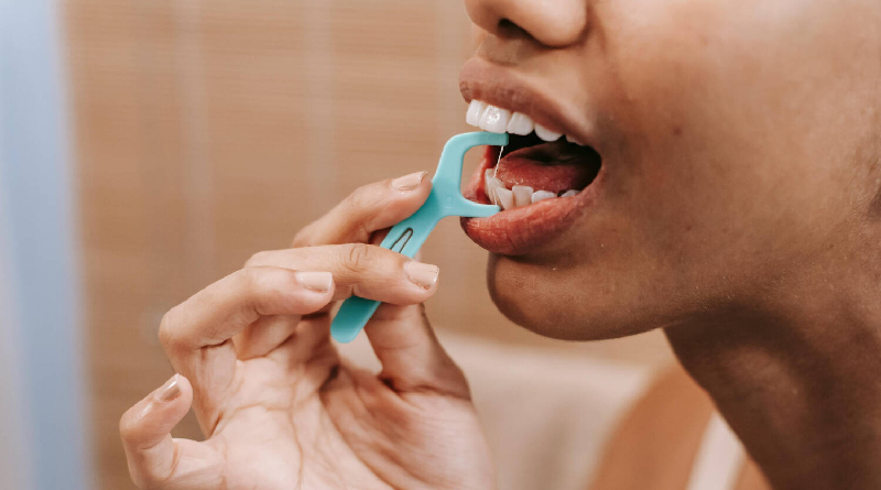 Científicos desarrollan hilo dental inteligente que monitorea los niveles de estrés