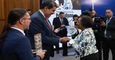 Presidente Maduro otorga el Premio Nacional de Periodismo Simón Bolívar 2025