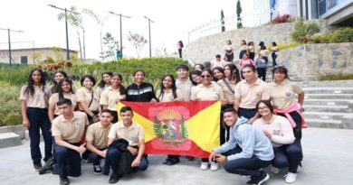 Estudiantes con mejores promedios conocen la Universidad de las Ciencias
