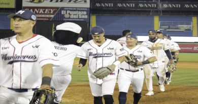 marineros-mantiene-cima-noquear-samanes