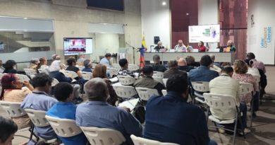 Seminario por 100 años de Frantz Fanon llama a descolonización de pueblos de América