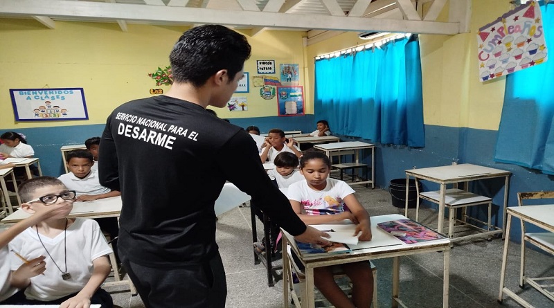 El personal del Servicio Nacional para el Desarme (Senades) llevó a cabo en la escuela La Llovizna de Maturín el plan didáctico “Promoviendo Entornos Seguros en la Escuela”