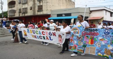 Celebran la cultura y educación con desfile "Venezuela en Aragua" en Las Tejerías