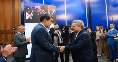Premio a comunicadoras iraníes
