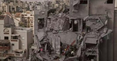 Un equipo de rescate trabaja entre escombros tras un ataque con misiles iraníes contra objetivos israelíes en Beersheba, 24 de junio de 2025. (Foto: AP)