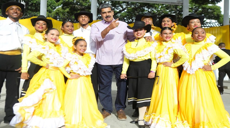 Jefe de Estado pide a padres y comunidades estar atentos de niños y jóvenes