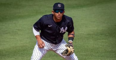 Venezolano Oswald Peraza es cambiado a los Angelinos