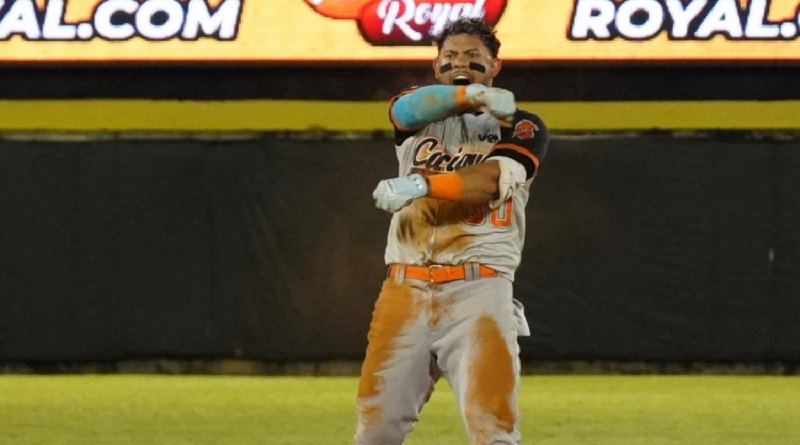 Caciques vino de atrás para derrotar a Marineros en el Round Robin