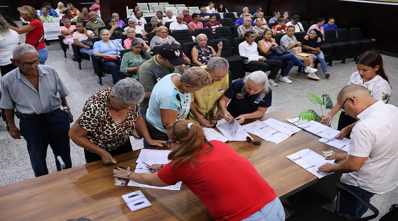 Avanza adjudicación de títulos de tierras a familias valencianas