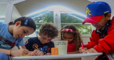 ninos-disfrutaron-taller-ilustremos-dragon-autobus-nancy