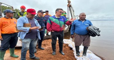 Habilitan paso de chalana en el Orinoco para conectar Amazonas y Apure