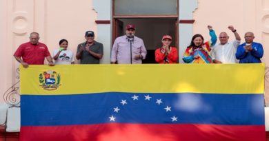 Maduro a la derecha: Vamos a gobernar el 85 % de los territorios municipales para que respeten