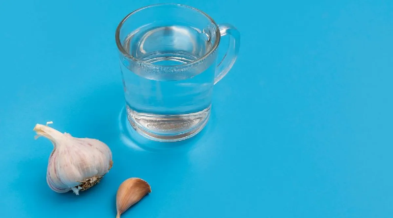 Combinar ajo con agua ayuda a mejorar la presión arterial
