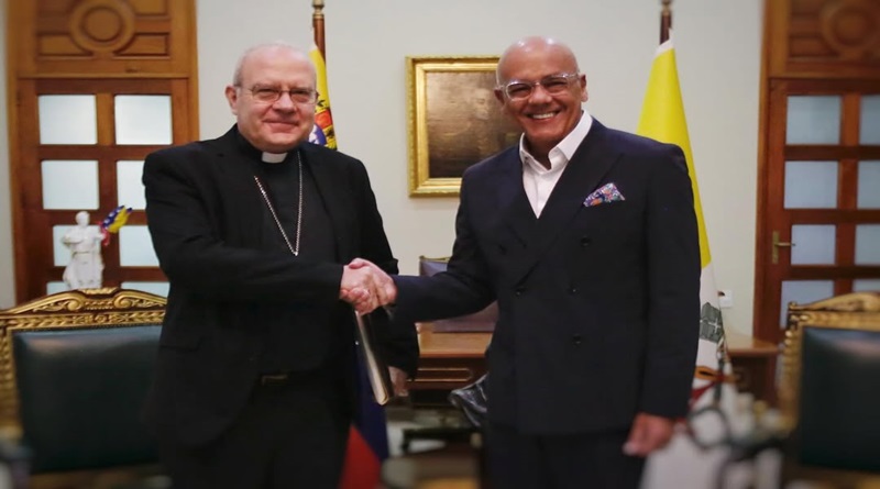 Nuncio Apostólico recibe carta presidencial dirigida al Papa para liberar a niños secuestrados en EE.UU.