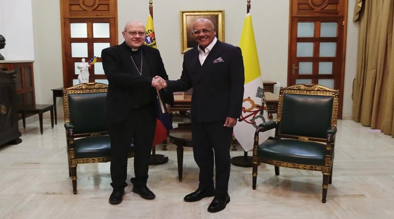 Nuncio Apostólico recibe carta presidencial dirigida al Papa para liberar a niños secuestrados en EE.UU.