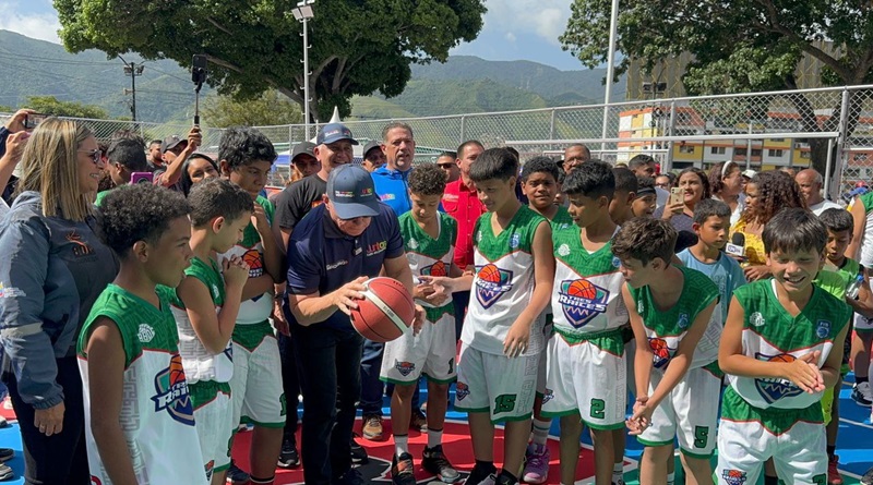 Juntos Todo Es Posible inauguró parque, canchas y espacios comunales en el 23 de Enero