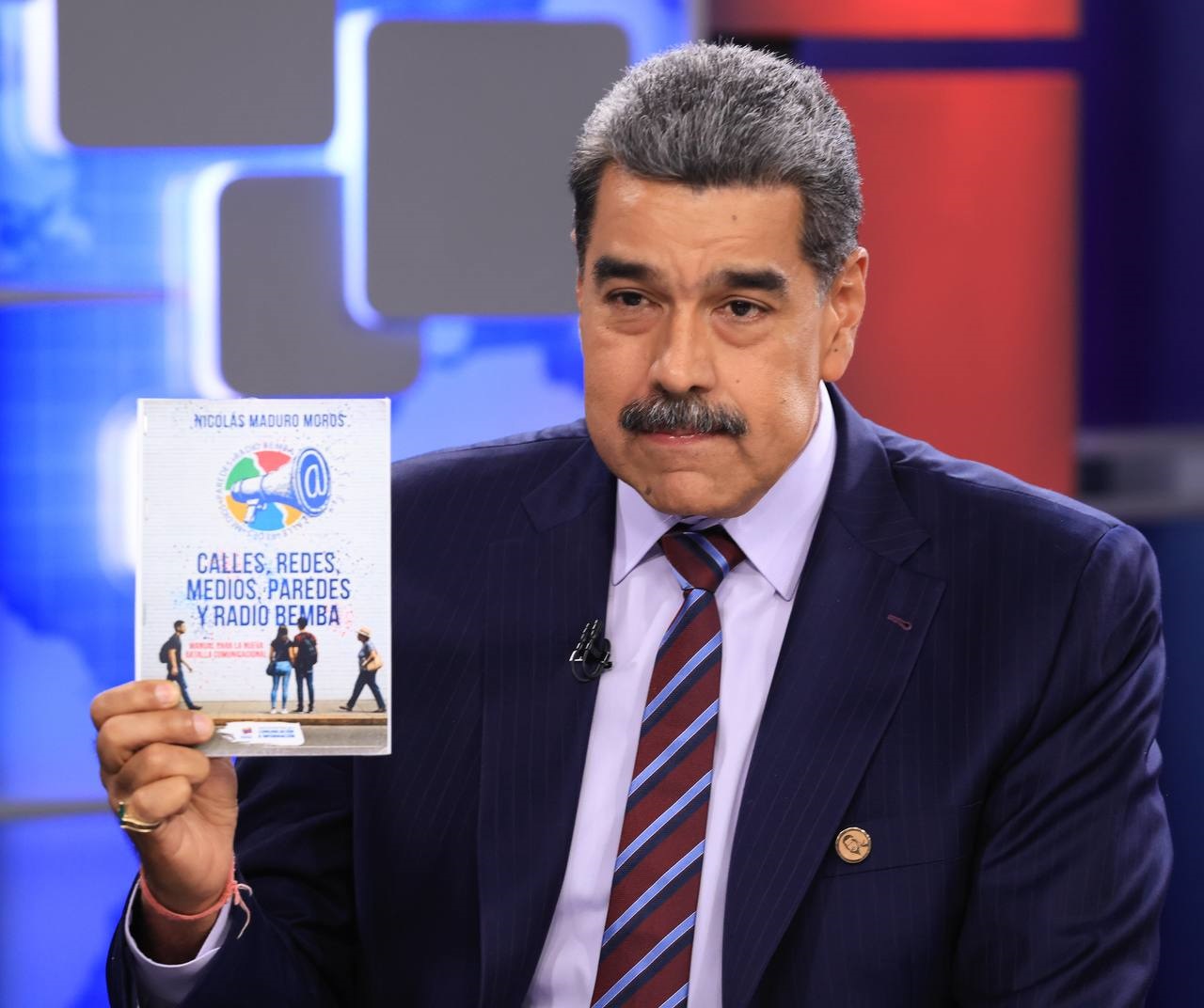 Libro presidente Nicolás Maduro Moros