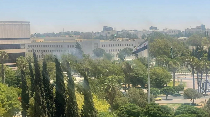 Ataque aéreo israelí impacta en el Palacio del Pueblo de Siria