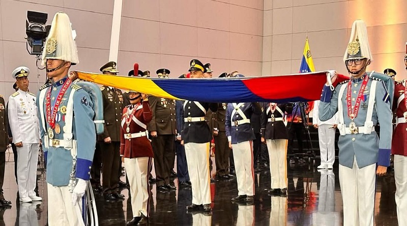 Celebran 214 años de la Independencia de Venezuela y Día de la FANB con izada de bandera